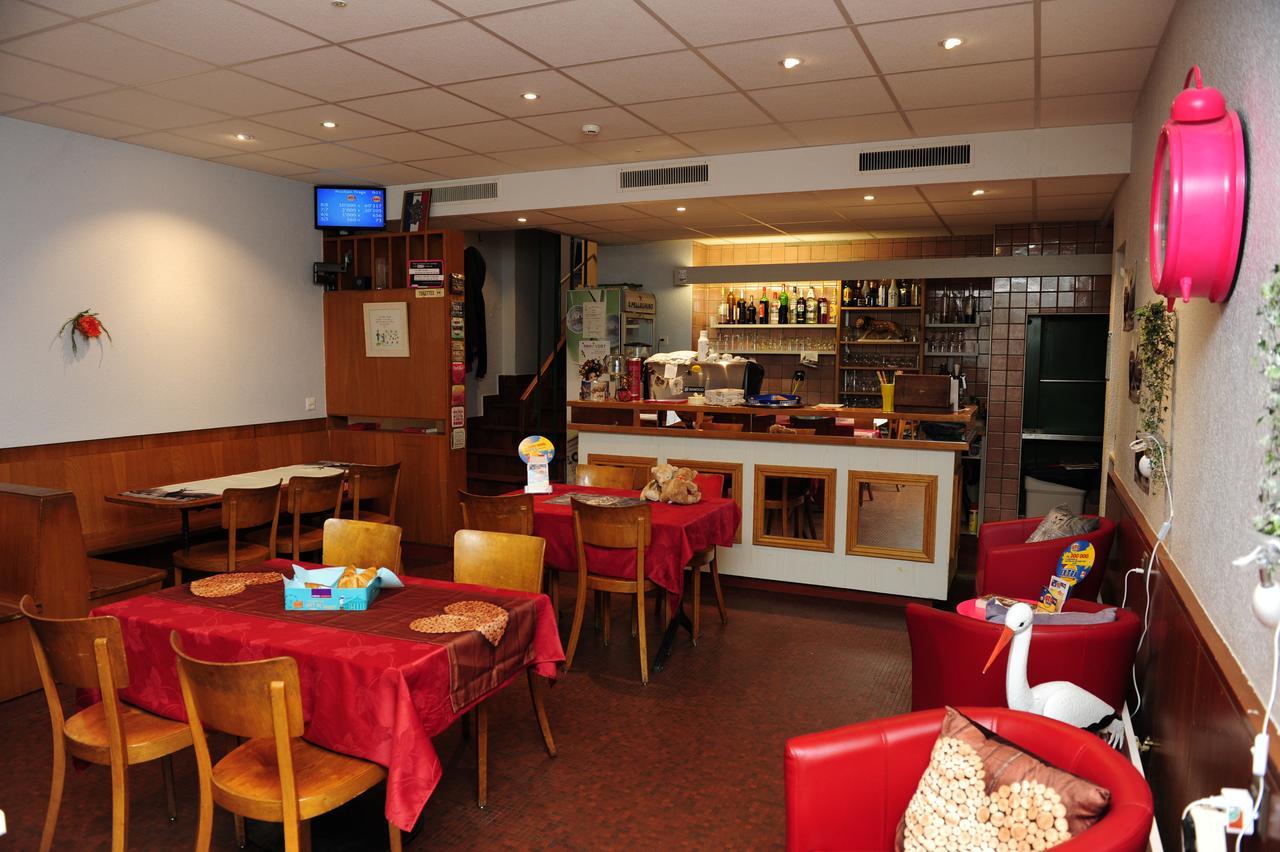 Hotel Restaurant Au Chasseur Orbe ภายนอก รูปภาพ